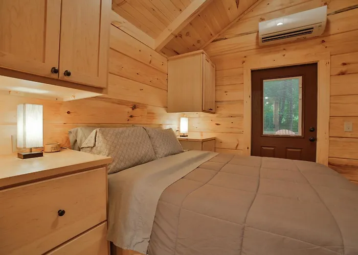 Ryon Tiny Home Cabin City-Side Rustic Retreat